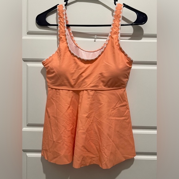 Beachsissi Women Tankini Swim Top ONLY size Medium small snags on front - Picture 1 of 7